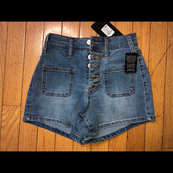 Fashion Nova Jean Shorts - Picture 1 of 2